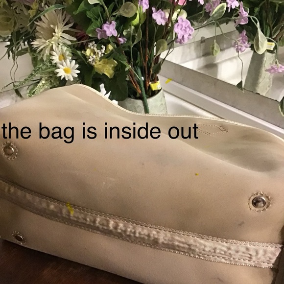 Burberry crafted their signature and iconic Nova check printed canvas 💯authentic - Picture 11 of 14